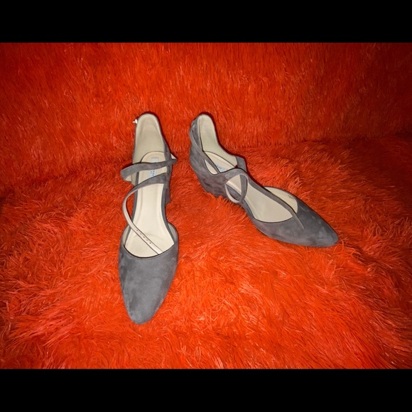 Cole Haan suede stormgrey pumps
